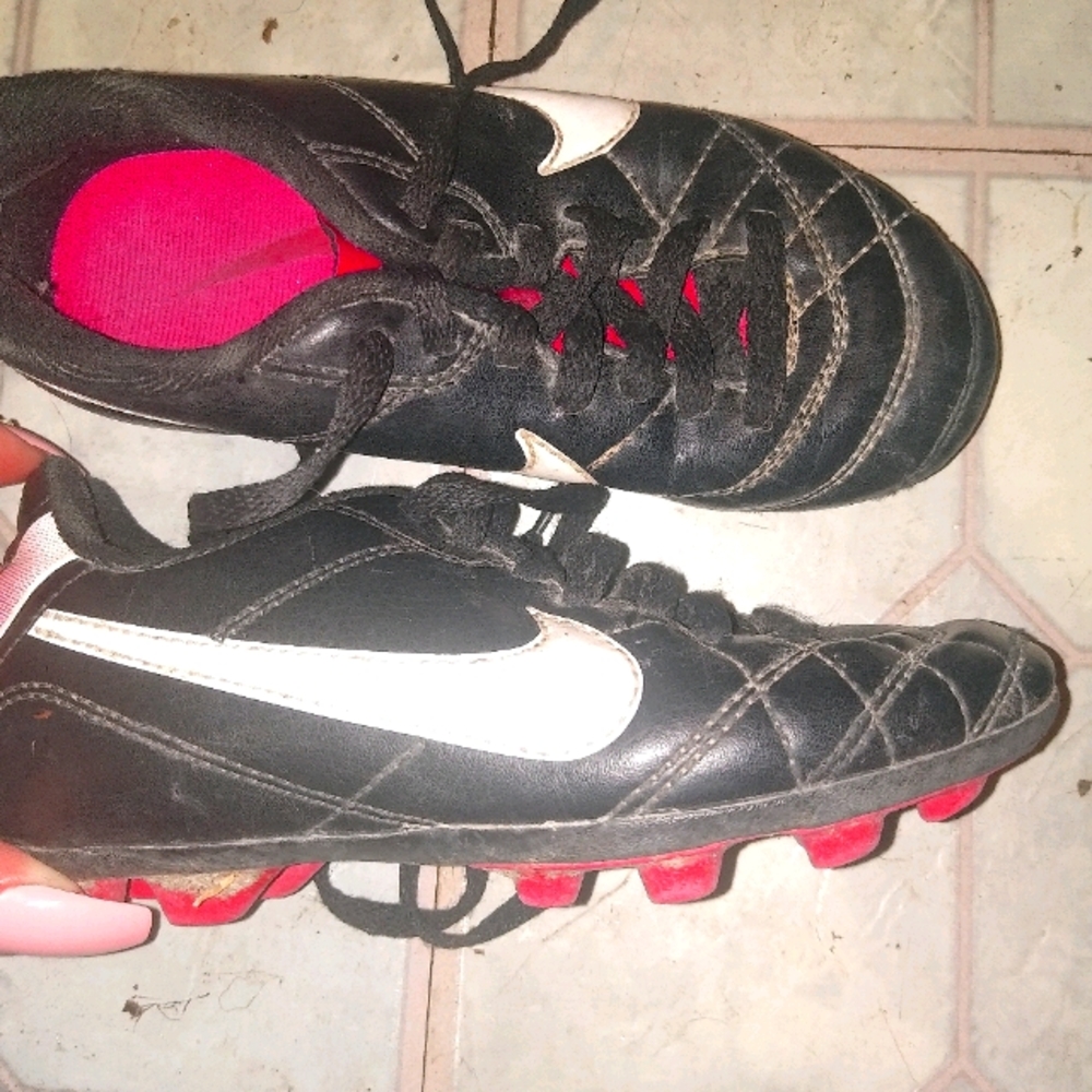 Nike cleats girls
